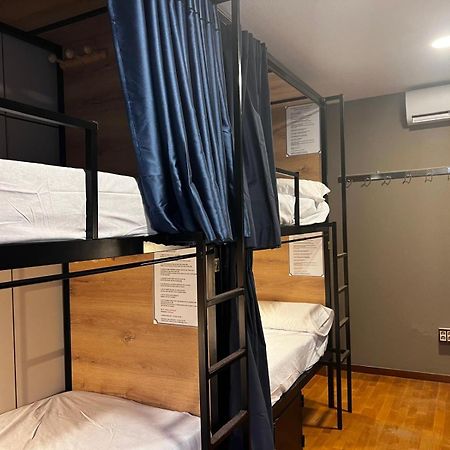 Hostel Estrella 20 Madrid Ngoại thất bức ảnh