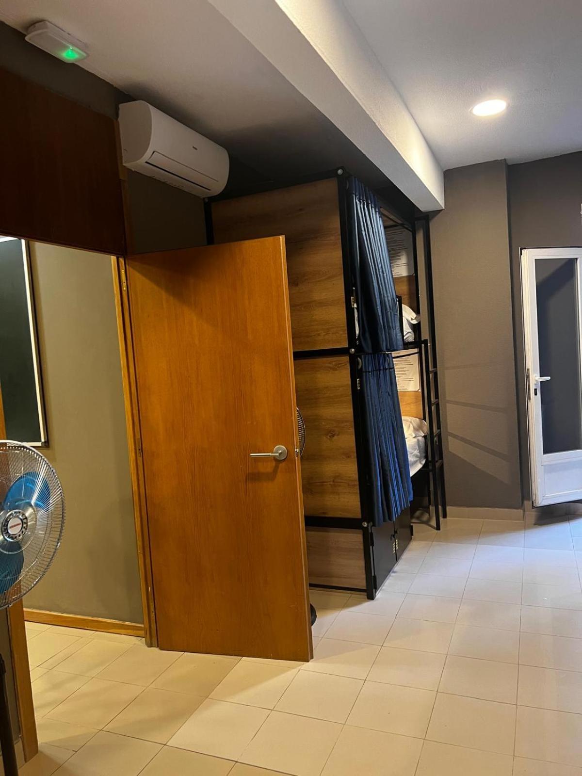 Hostel Estrella 20 Madrid Ngoại thất bức ảnh