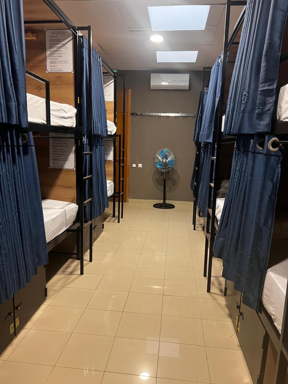 Hostel Estrella 20 Madrid Ngoại thất bức ảnh