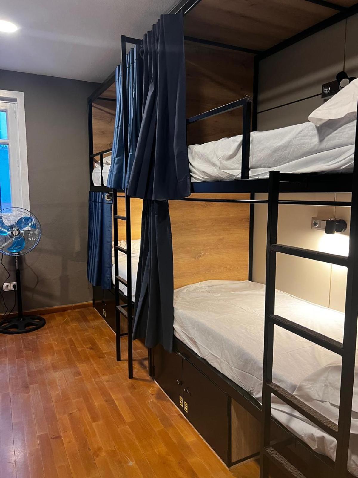 Hostel Estrella 20 Madrid Ngoại thất bức ảnh