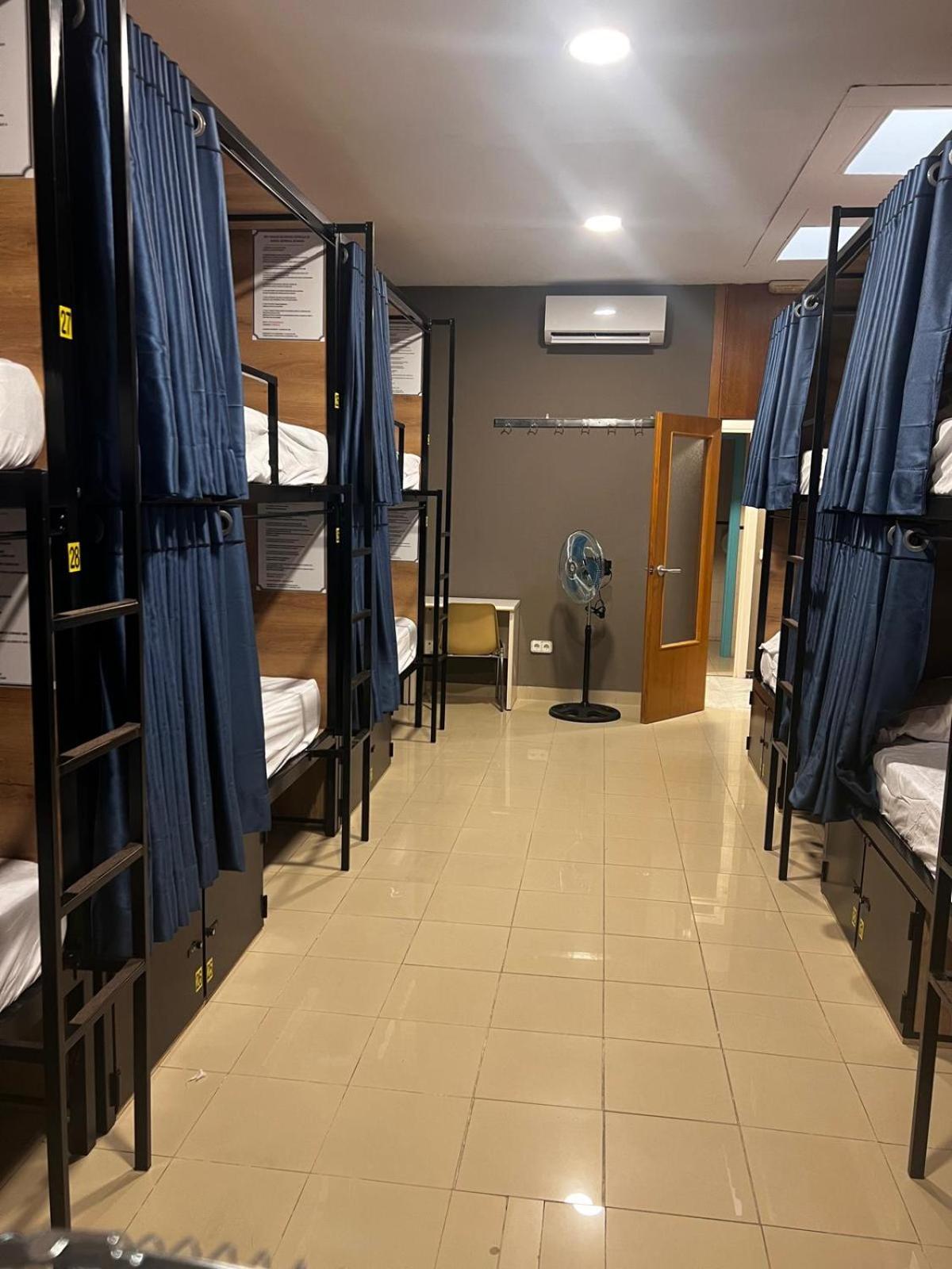 Hostel Estrella 20 Madrid Ngoại thất bức ảnh