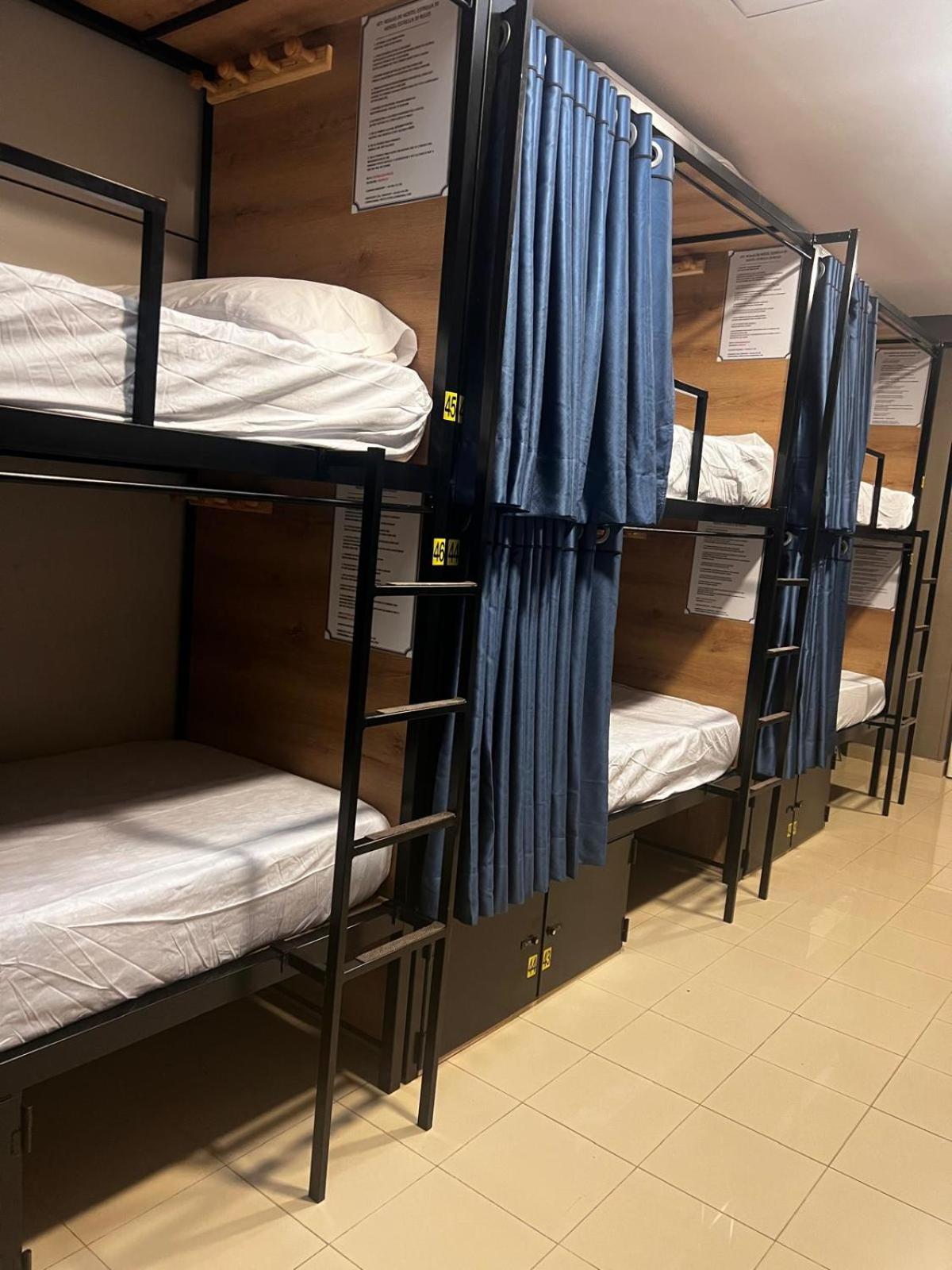 Hostel Estrella 20 Madrid Ngoại thất bức ảnh