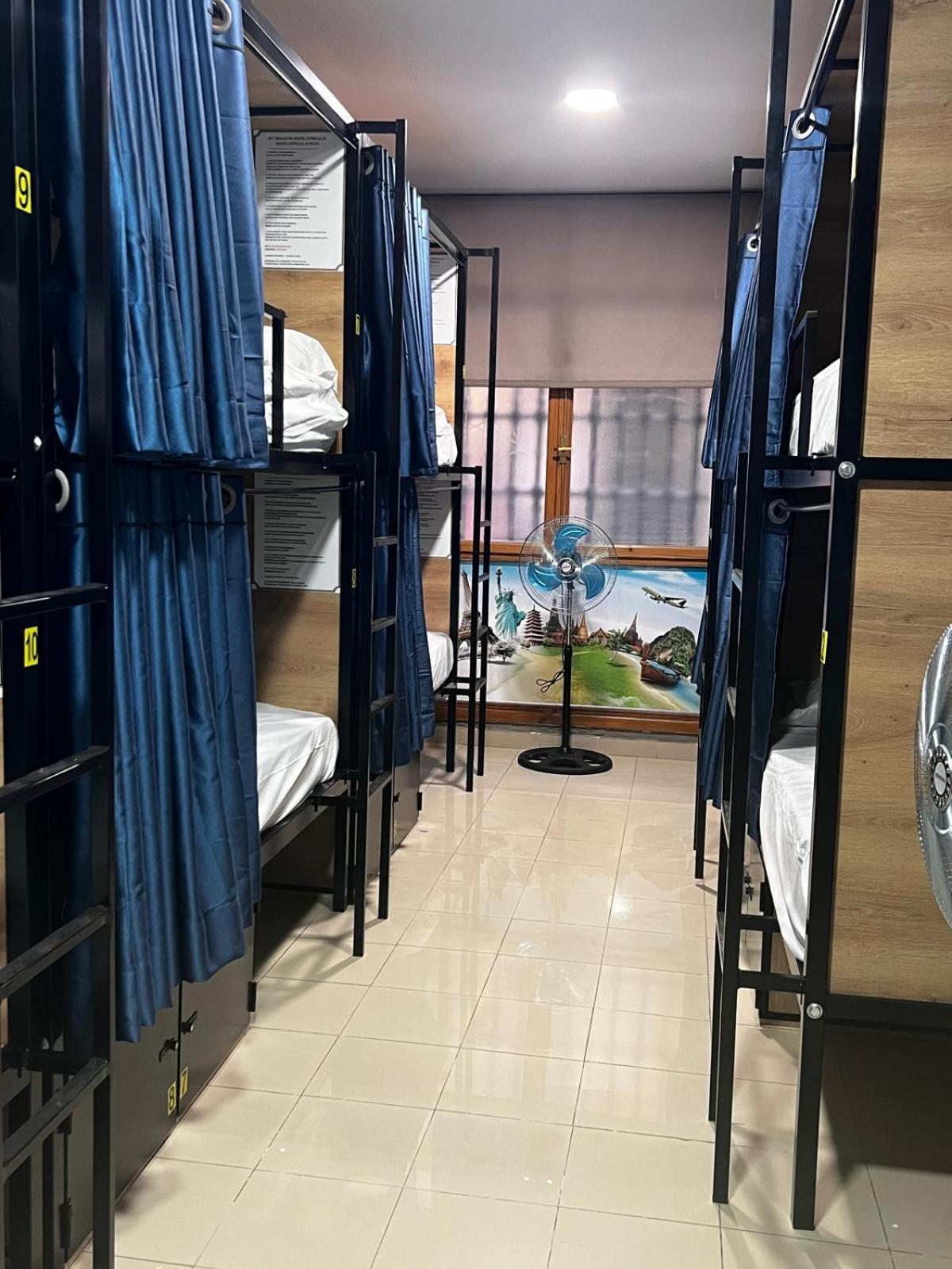 Hostel Estrella 20 Madrid Ngoại thất bức ảnh