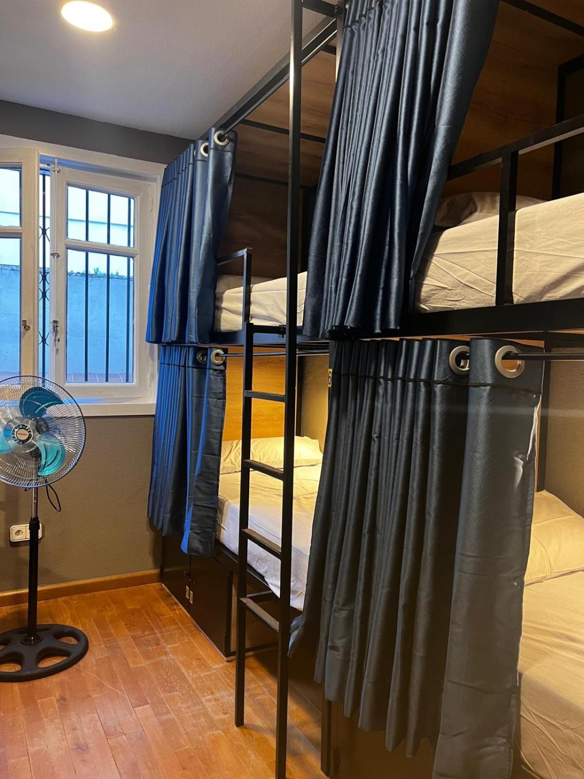 Hostel Estrella 20 Madrid Ngoại thất bức ảnh