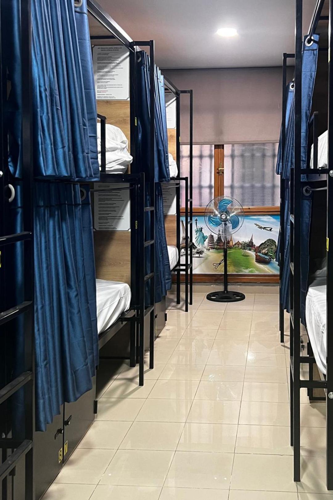 Hostel Estrella 20 Madrid Ngoại thất bức ảnh