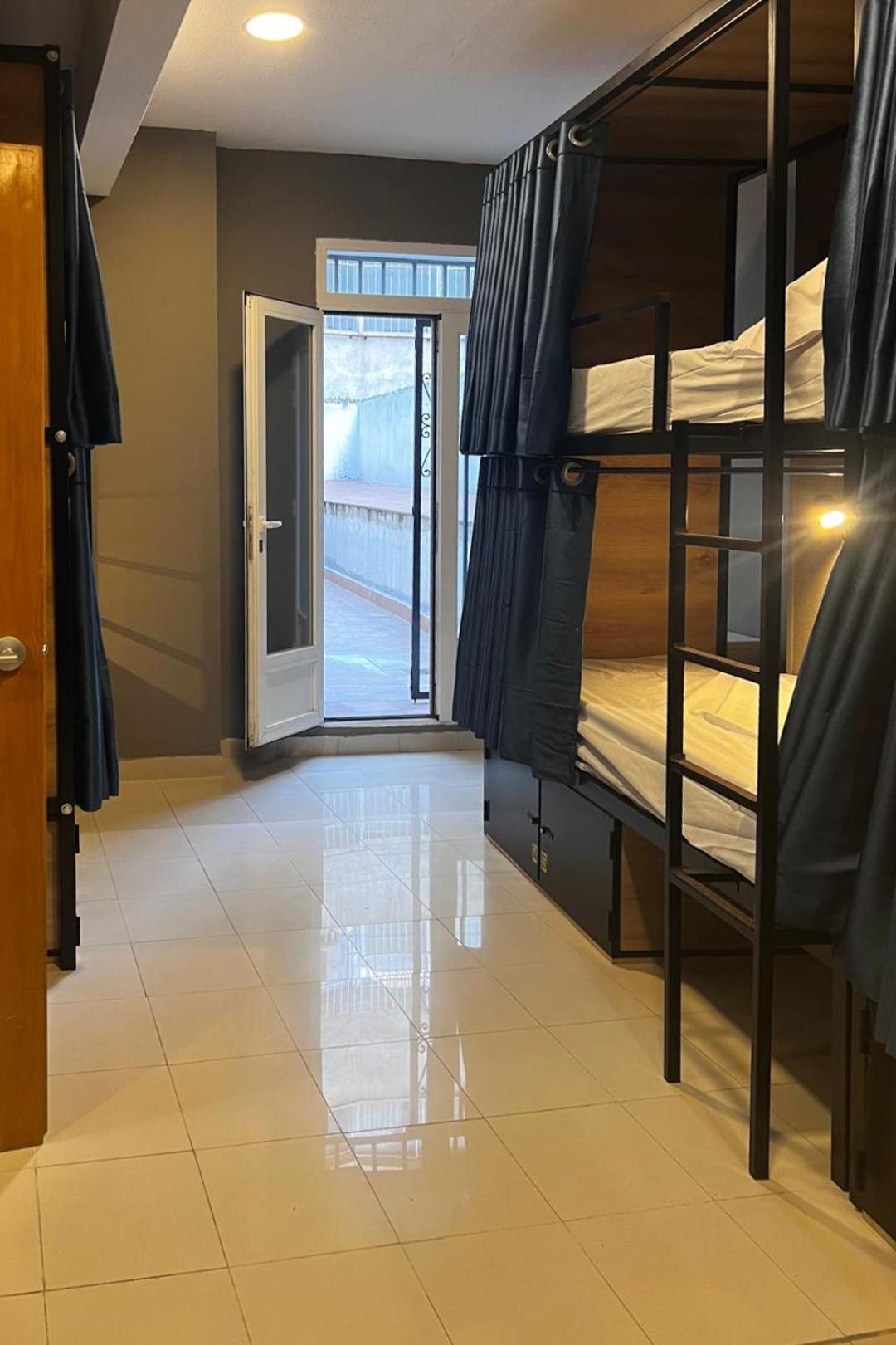 Hostel Estrella 20 Madrid Ngoại thất bức ảnh