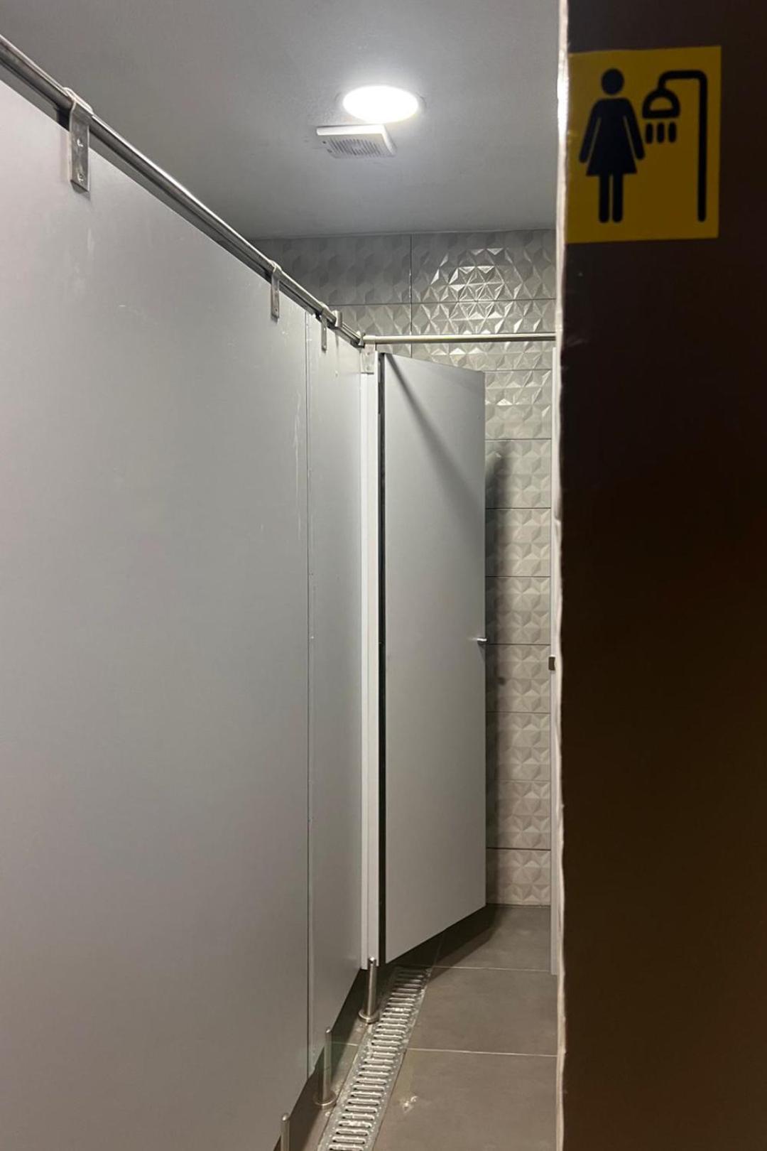 Hostel Estrella 20 Madrid Ngoại thất bức ảnh