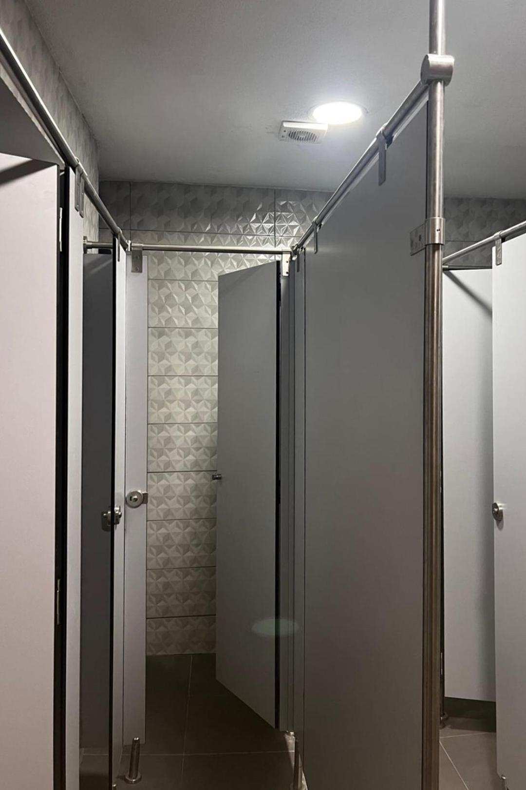 Hostel Estrella 20 Madrid Ngoại thất bức ảnh