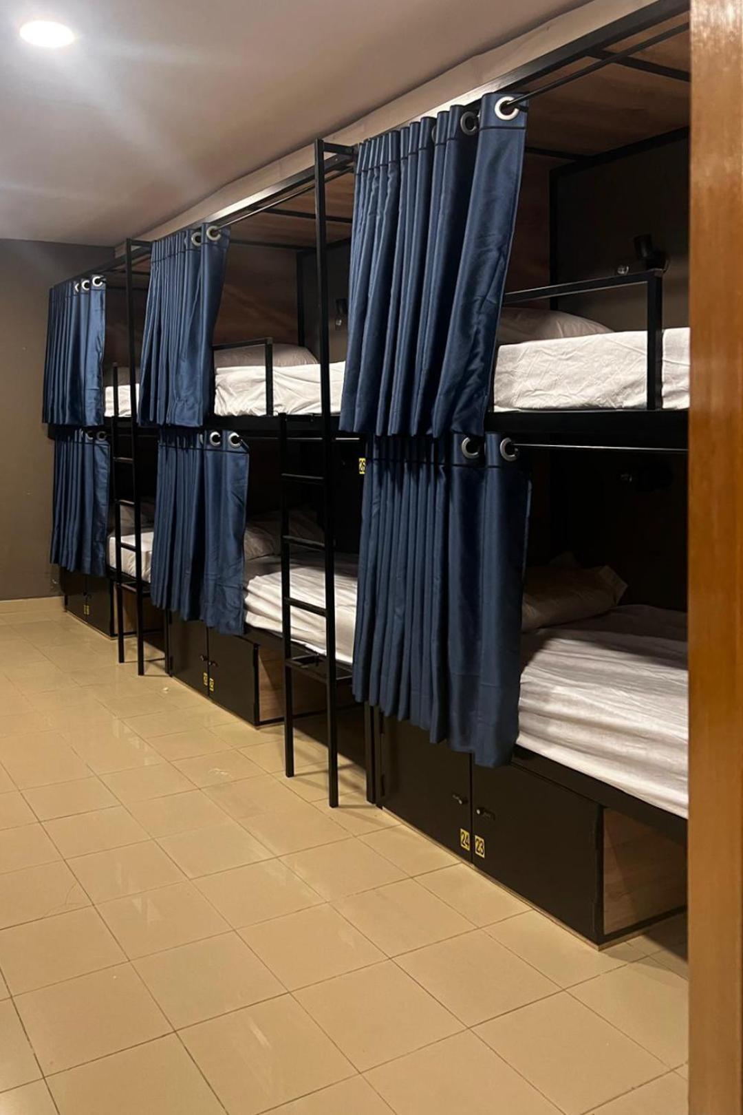 Hostel Estrella 20 Madrid Ngoại thất bức ảnh