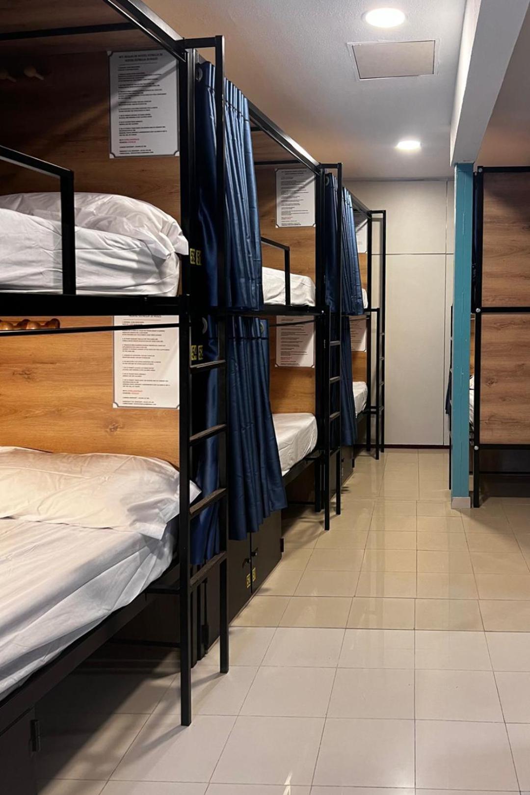 Hostel Estrella 20 Madrid Ngoại thất bức ảnh